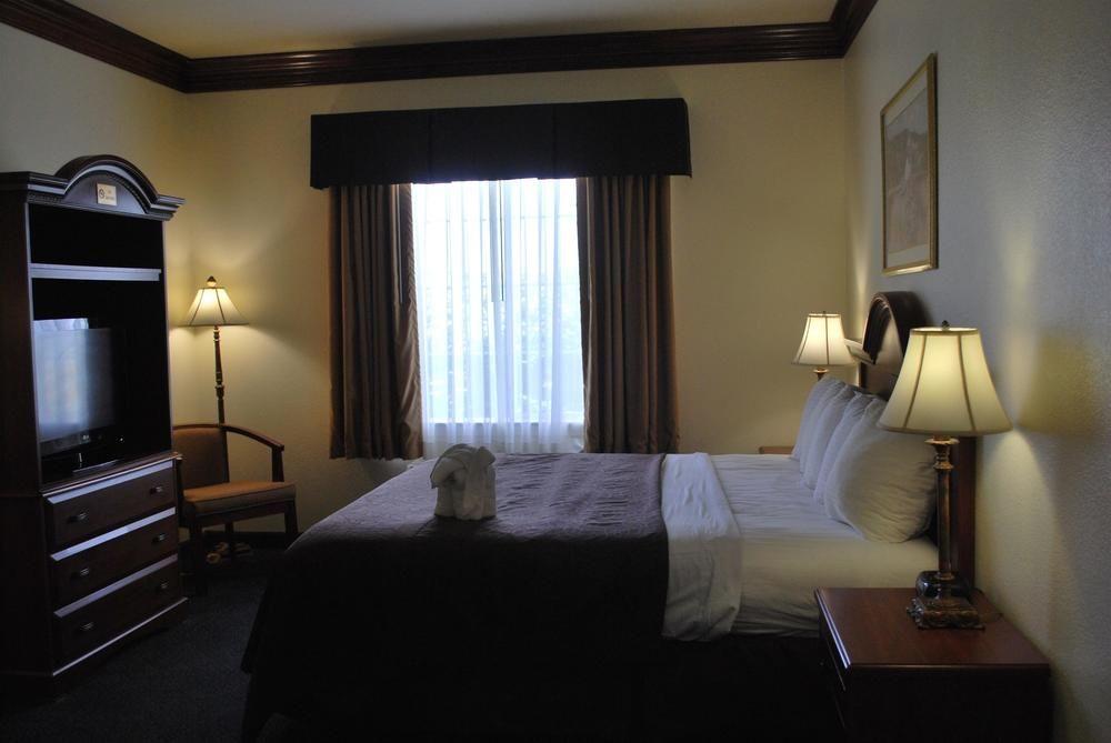 Best Western Fort Worth Inn And Suites Exterior photo