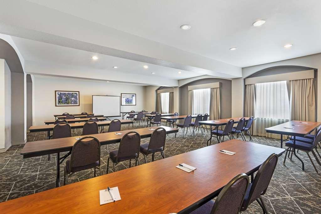 Best Western Fort Worth Inn And Suites Facilities photo
