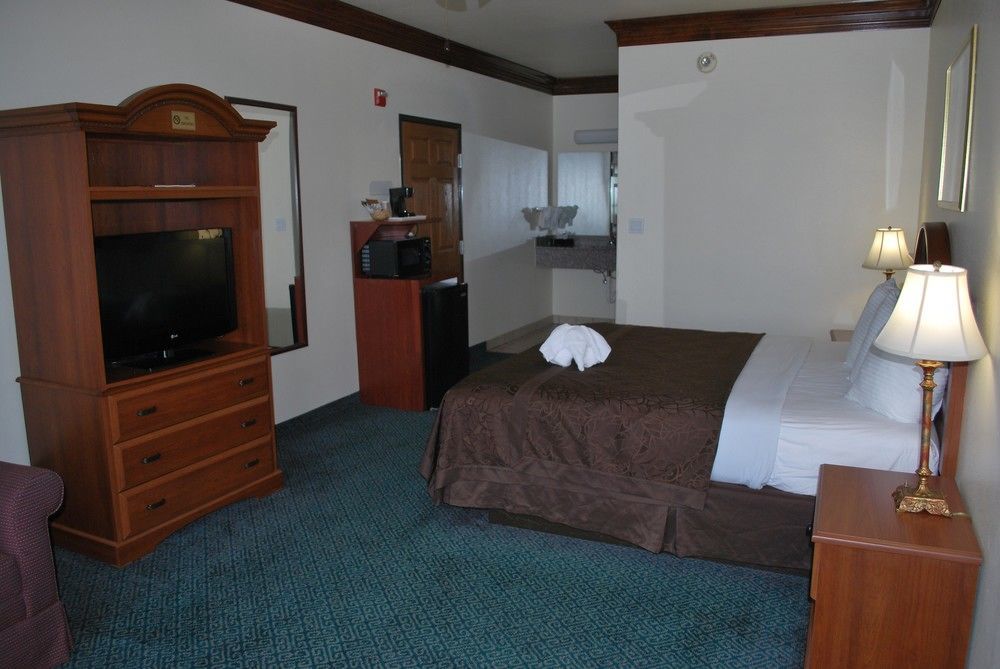 Best Western Fort Worth Inn And Suites Exterior photo