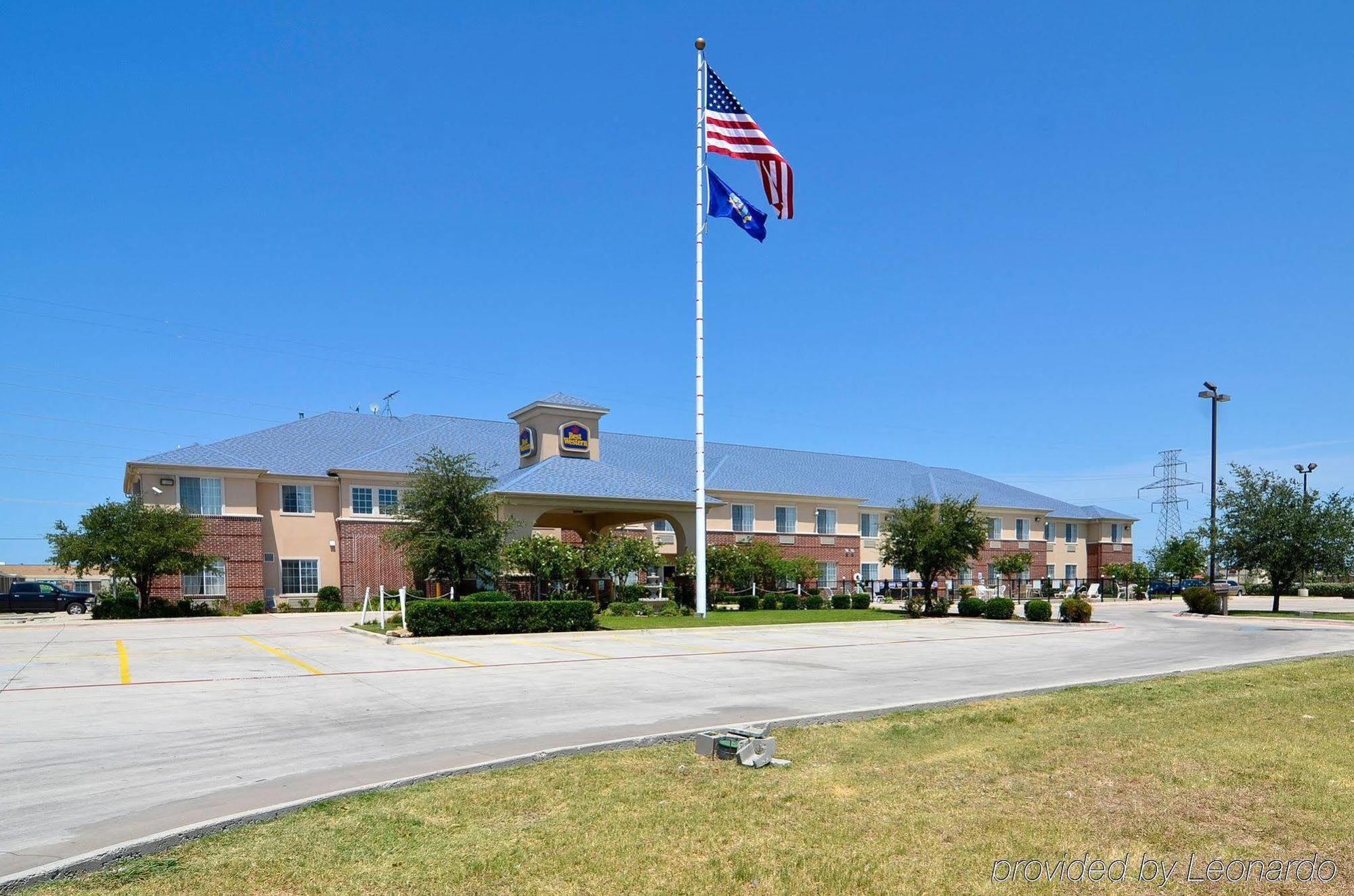 Best Western Fort Worth Inn And Suites Exterior photo