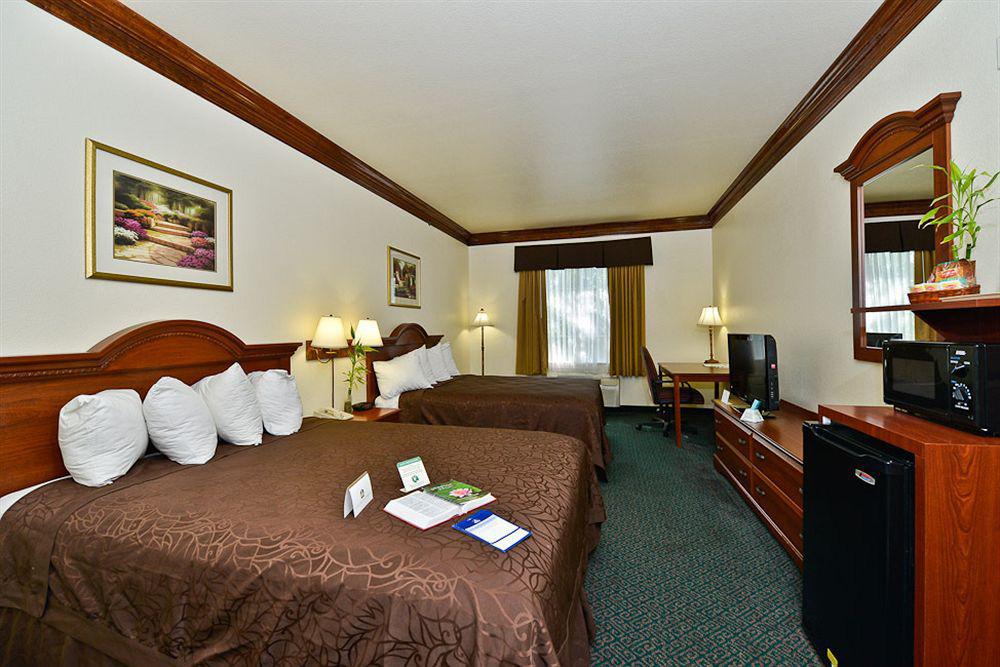 Best Western Fort Worth Inn And Suites Room photo